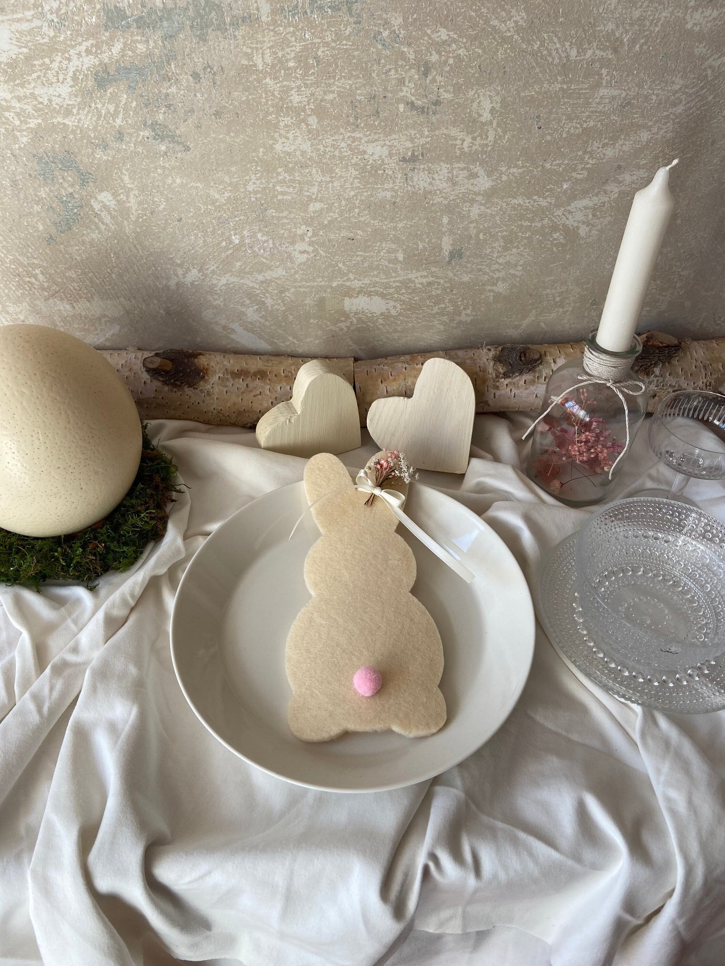 Hase | Osterhase | Filzhase | getrocknete Blüten | Ostern | Ostertisch | Osterdeko | | Trockenblumen | Deko | Einladung | Tischdeko
