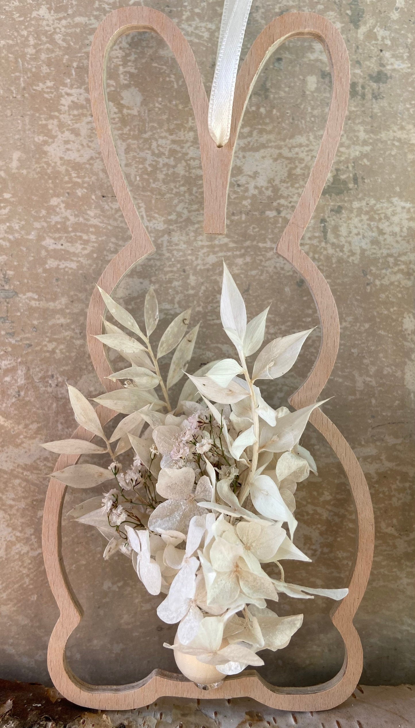 Hase | Osterhase | Holzhase | getrocknete Blüten | Ostern | Ostertisch | Osterdeko |Trockenblumen | Deko | Einladung | Tischdeko | Anhänger