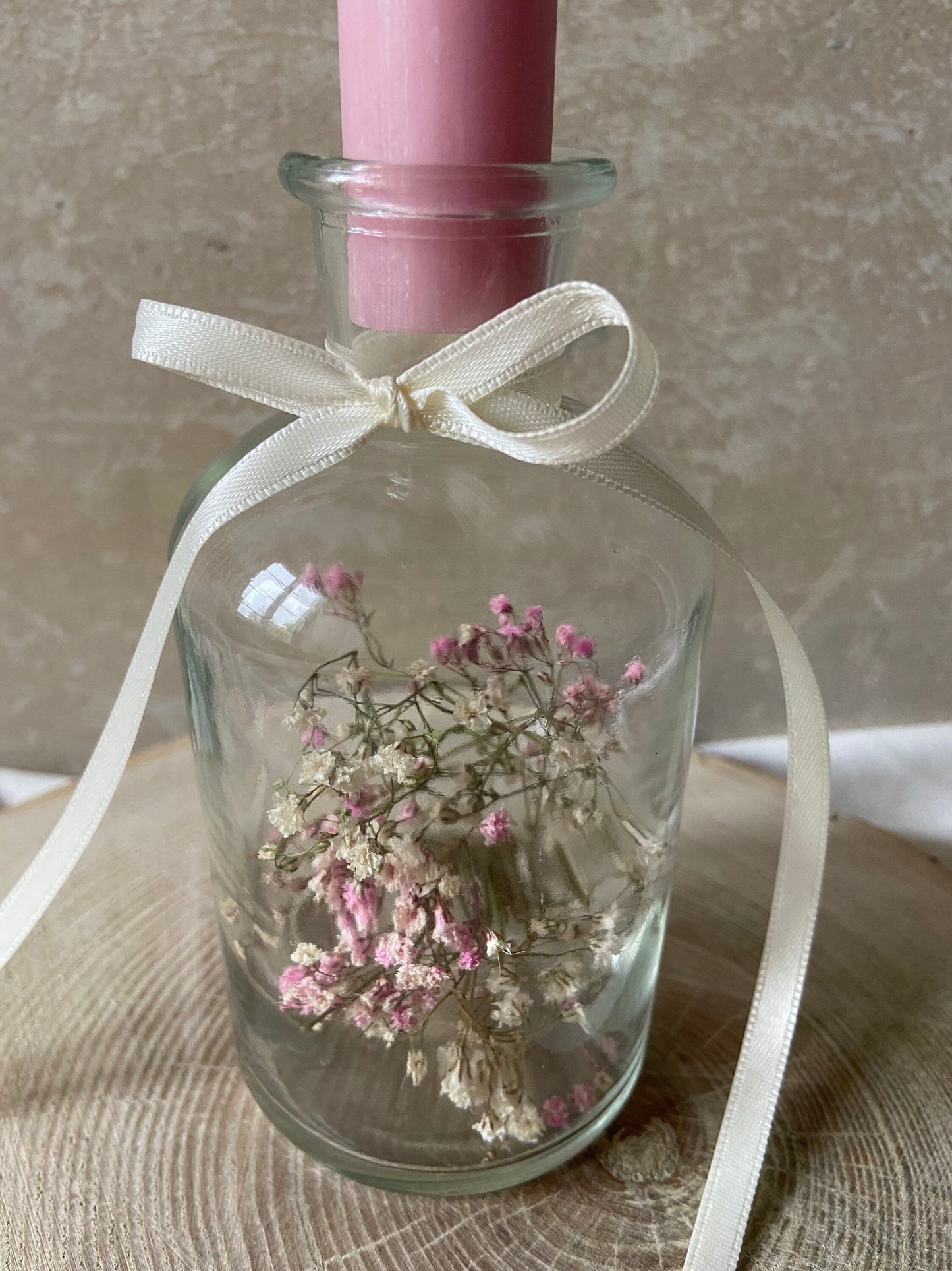 Glasflasche | Trockenblumen | Kerze | Schleifenband | Schleierkraut | weiß | rosa | Tischdeko | Hochzeitsdeko | kleine Geschenke