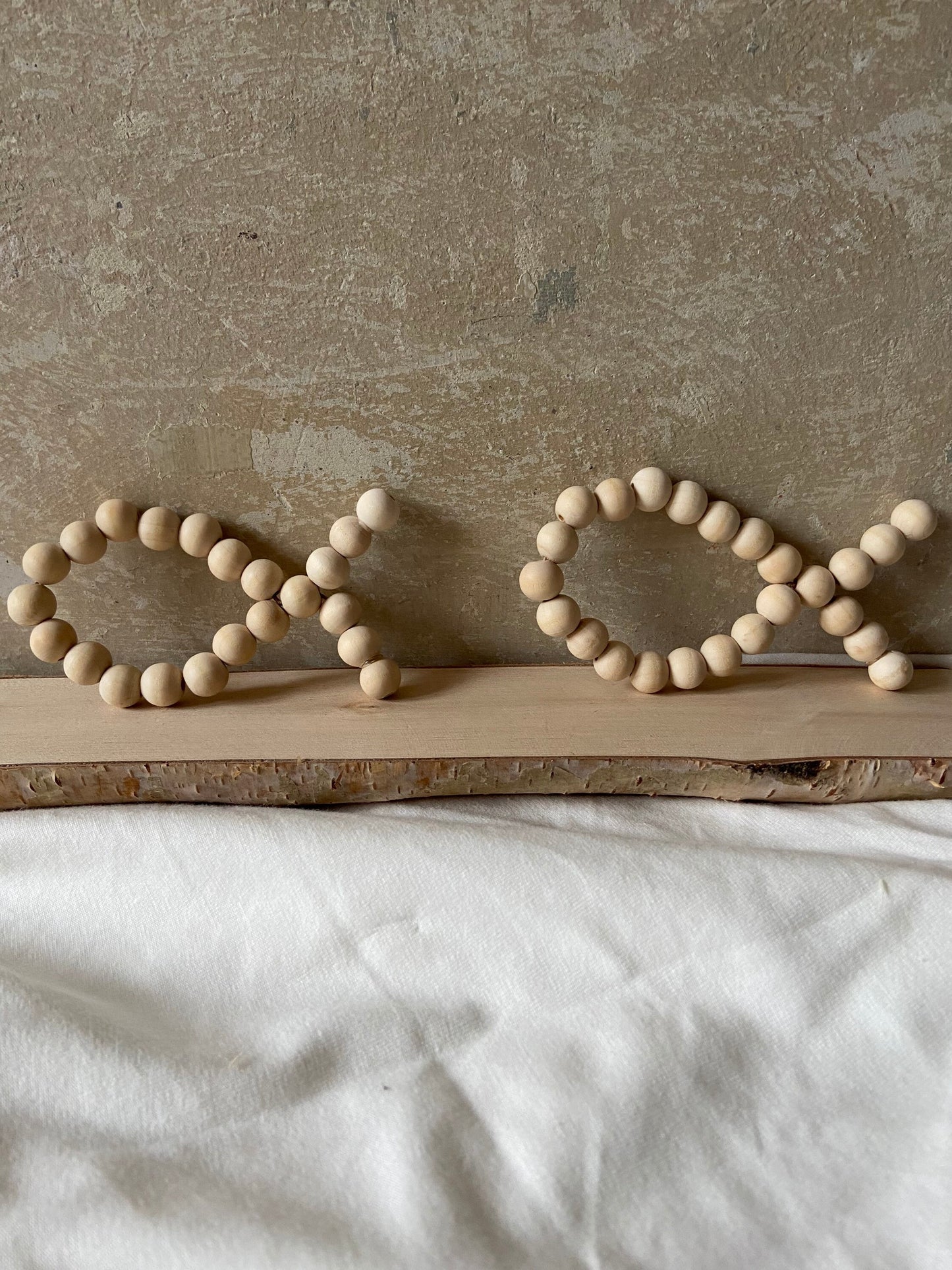 Fisch | Holzperlen | Anhänger | Taufe | Geburt | Kommunion | Mitgebsel | kleine Geschenke | ca. 12cm