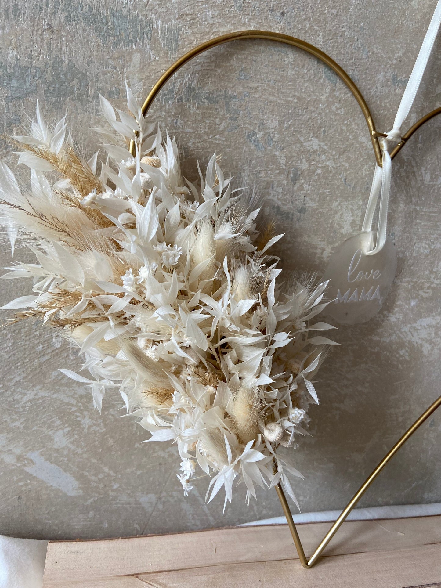 Herz | Trockenblumen | Schleifenband | Muttertag | Hochzeit | Liebe | kleine Geschenke | Gold | Blüten und Gräser | Mama love | Perlmutt