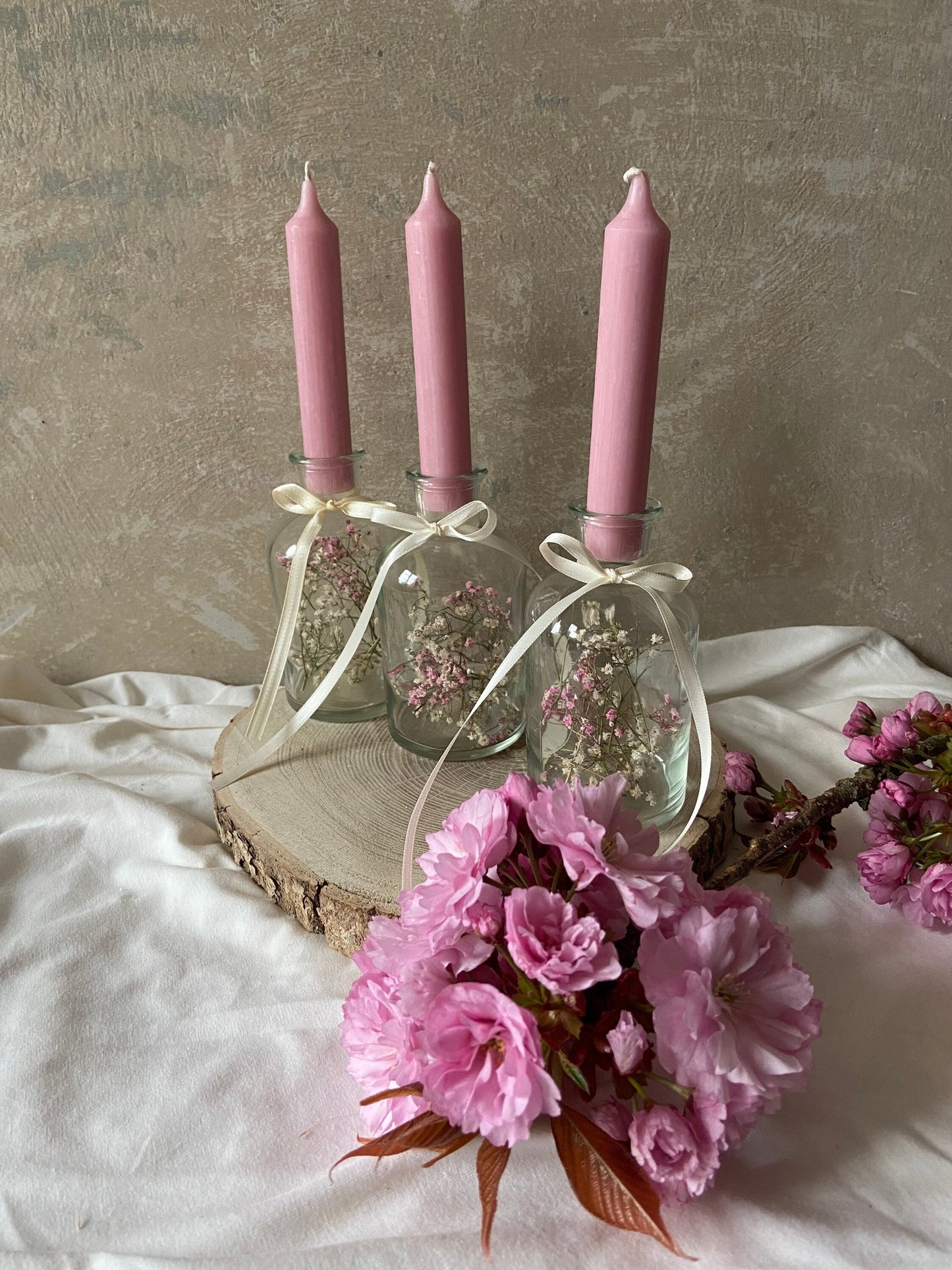 Glasflasche | Trockenblumen | Kerze | Schleifenband | Schleierkraut | weiß | rosa | Tischdeko | Hochzeitsdeko | kleine Geschenke