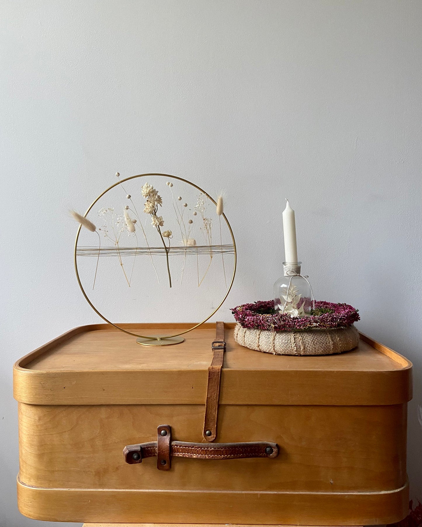 Trockenblumen | Loop | Gold | Wohndeko | schönes für Zuhause | Geschenkeidee | Stehender Kranz