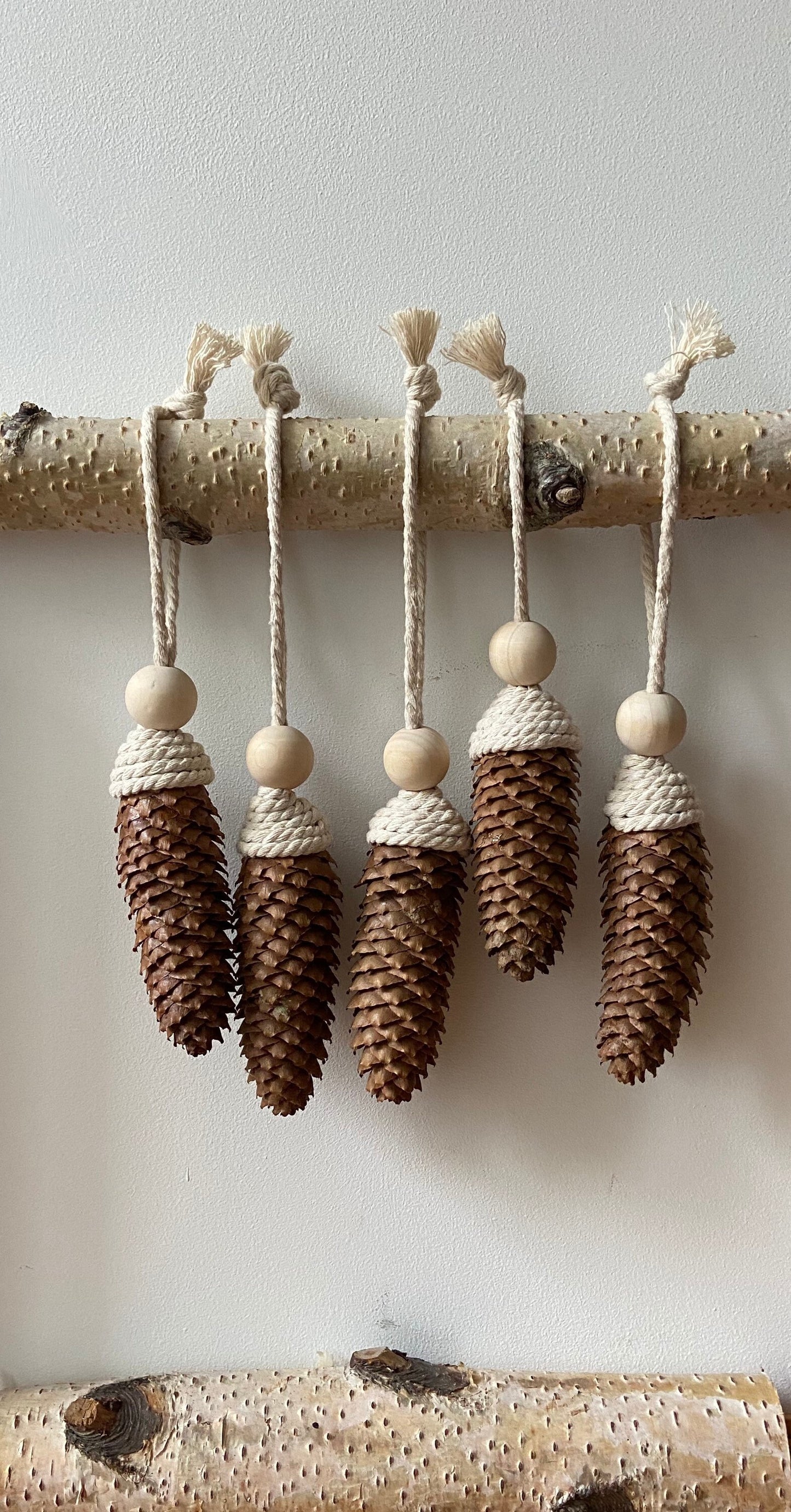 Zapfen der Fichte | Baumanhänger | natürlich dekorieren | Weihnachten | Herbst | Advent | Baumschmuck | Christbaum | Fensterdeko