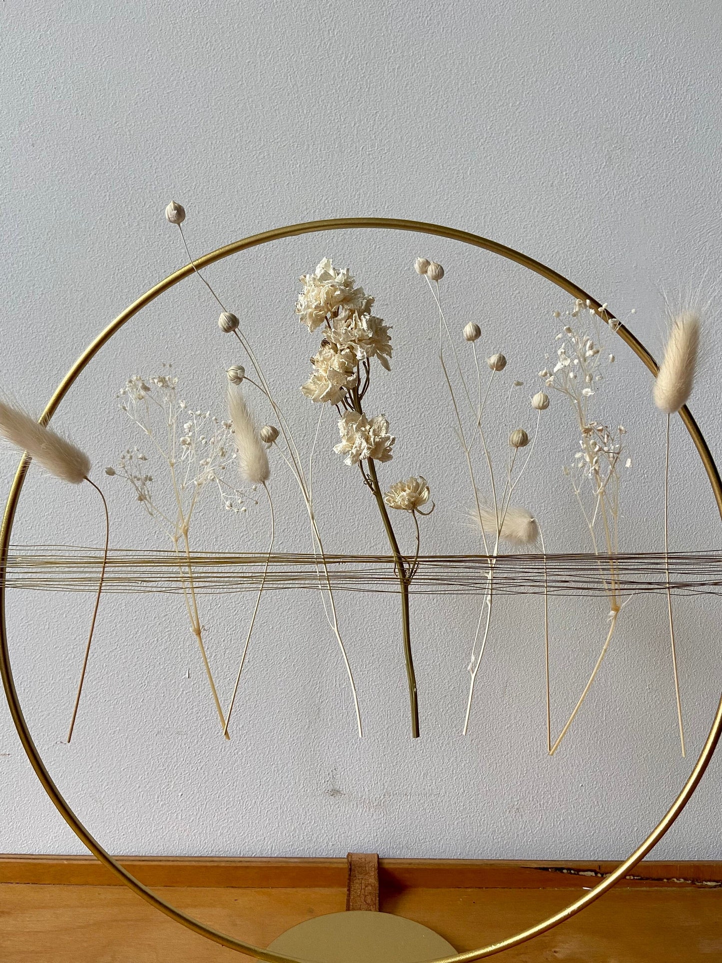 Trockenblumen | Loop | Gold | Wohndeko | schönes für Zuhause | Geschenkeidee | Stehender Kranz