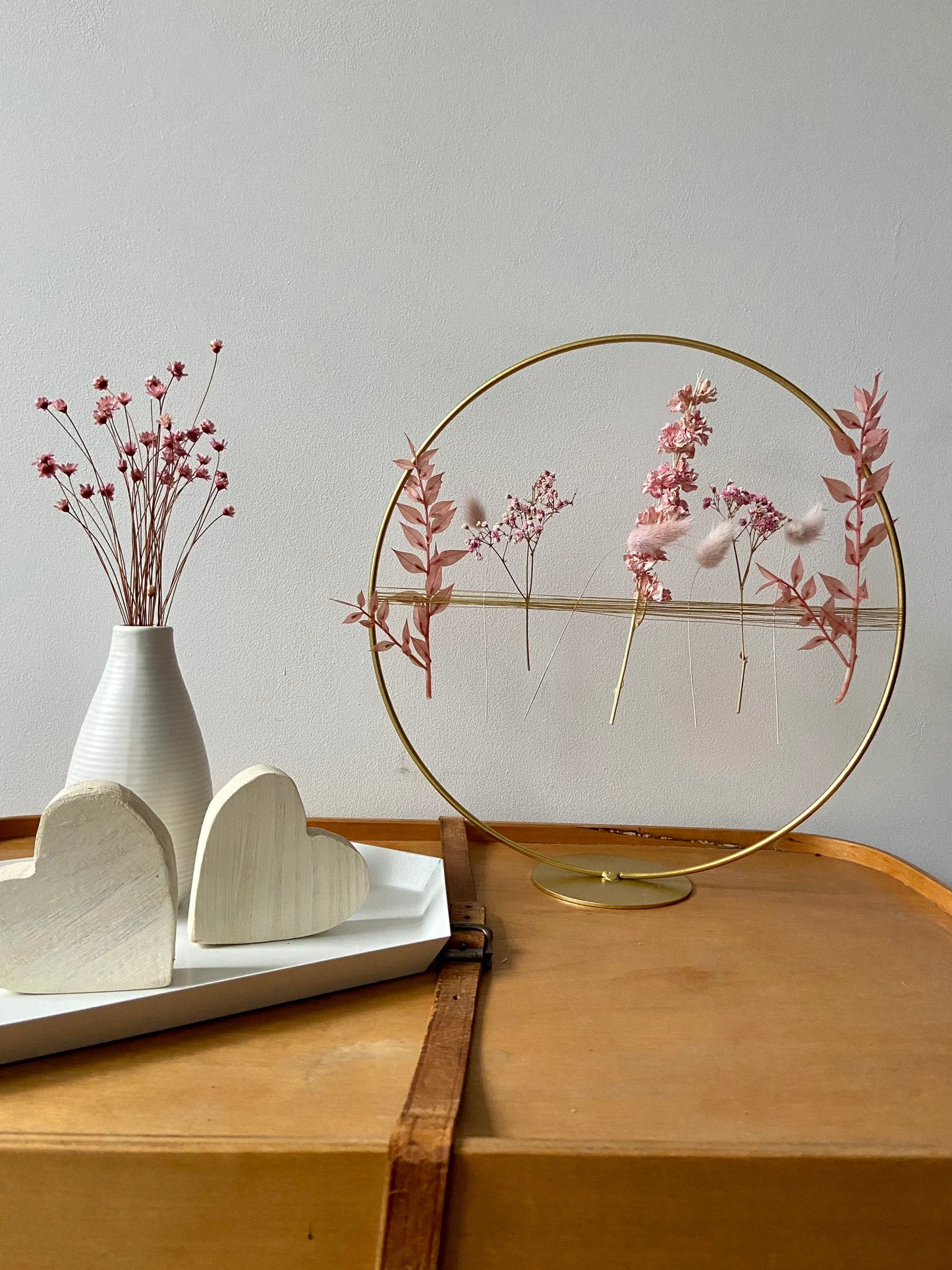 Trockenblumen | Loop | Gold | Wohndeko | schönes für Zuhause | Geschenkeidee | Stehender Kranz | Rosé