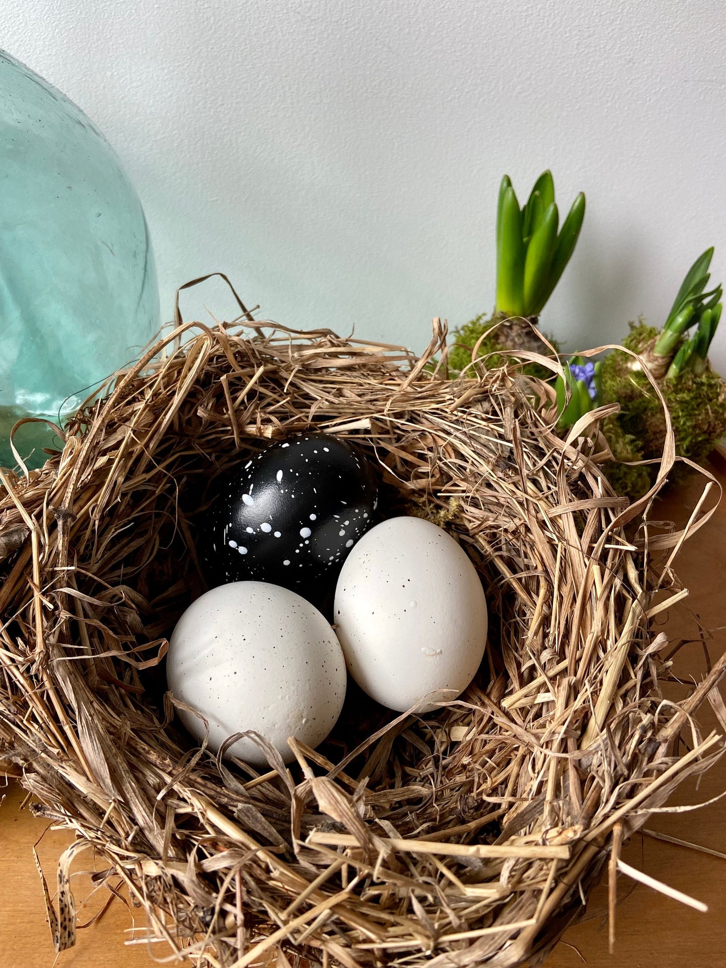 Gänseei weiß mit schwarzen Punkten | Ostern | Deko | Osterei | Frühing | Osterdeko