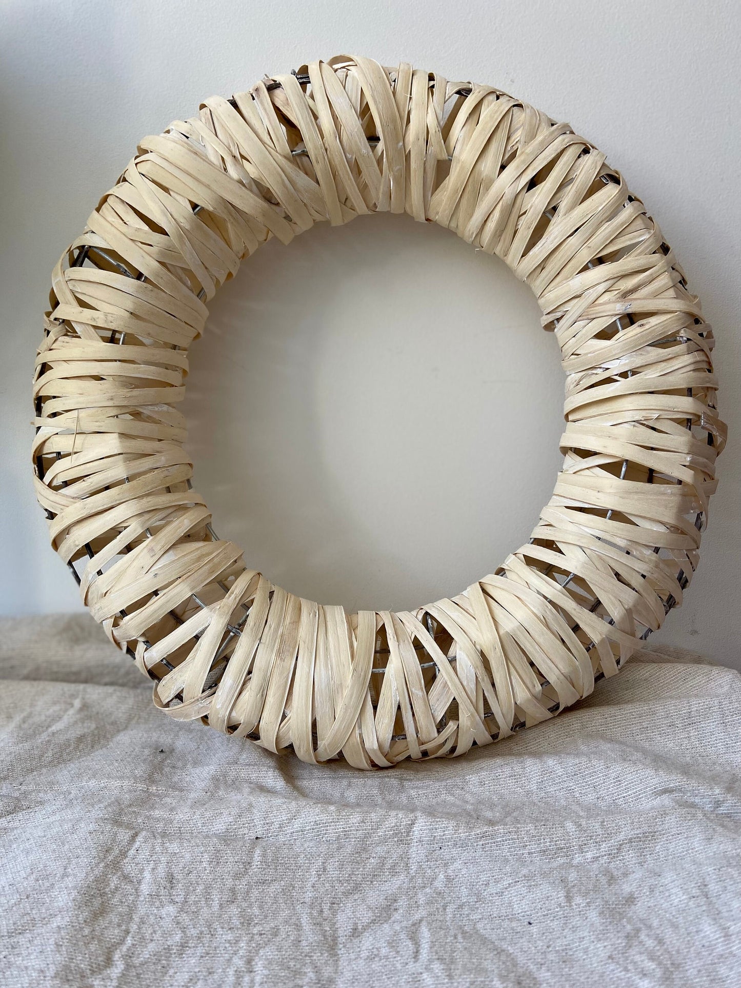 Weidenkranz weiß gewaschen | Türkranz | Kranz | Shabby Look | Skandinavisch | Wanddeko