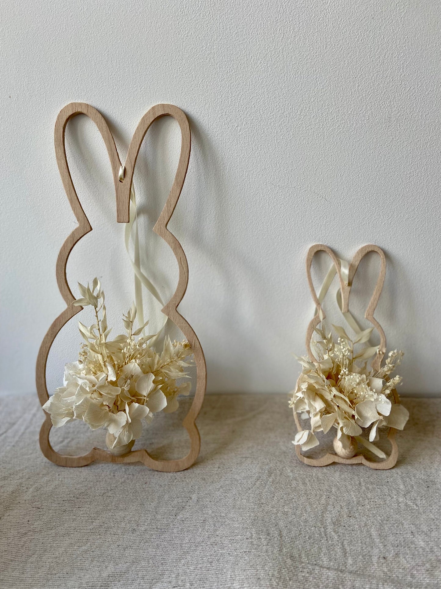 Hase | Osterhase | Holzhase | getrocknete Blüten | Ostern | Ostertisch | Osterdeko |Trockenblumen | Deko | Einladung | Tischdeko | Anhänger