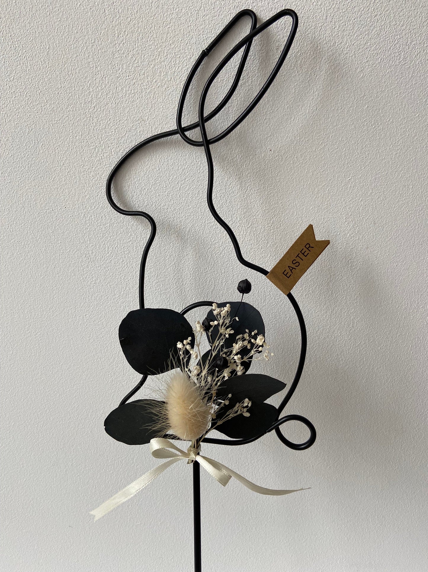 Metall Hase | Osterhase | Frühlingsdeko | Osterdekorstion | Oster Topper | Hase | schwarz | Blüten | Stab