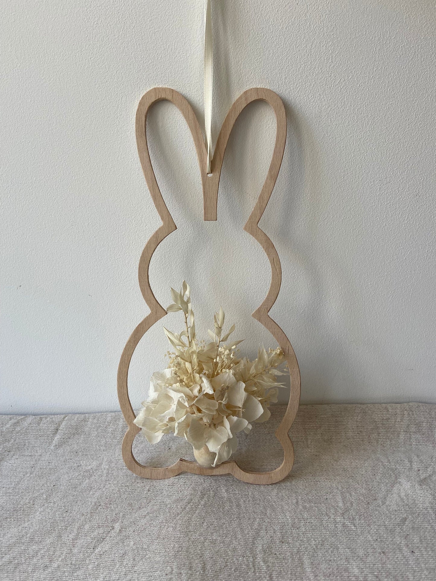 Hase | Osterhase | Holzhase | getrocknete Blüten | Ostern | Ostertisch | Osterdeko |Trockenblumen | Deko | Einladung | Tischdeko | Anhänger