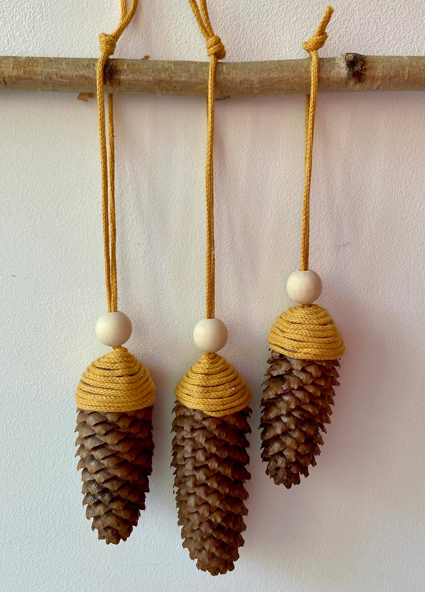 Zapfen der Fichte | Baumanhänger | natürlich dekorieren | Weihnachten | Herbst | Advent | Baumschmuck | Christbaum | Fensterdeko
