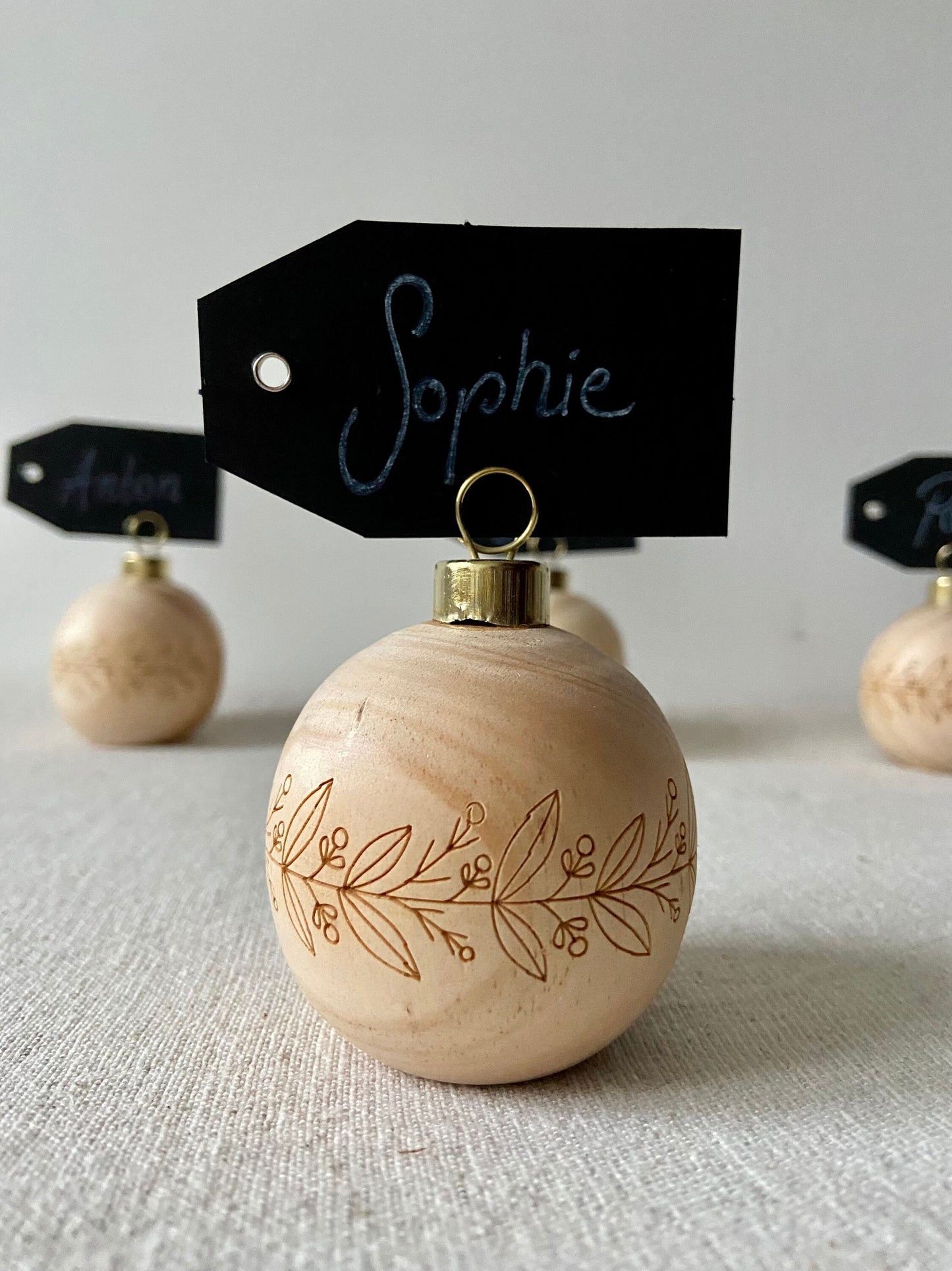 Holzkugeln für Tischkarten | Tischkartenhalter | Holz | Weihnachten | Adventsdeko | Hochzeit | Platzkarten | Holzkugeln | Blumen | Ostern