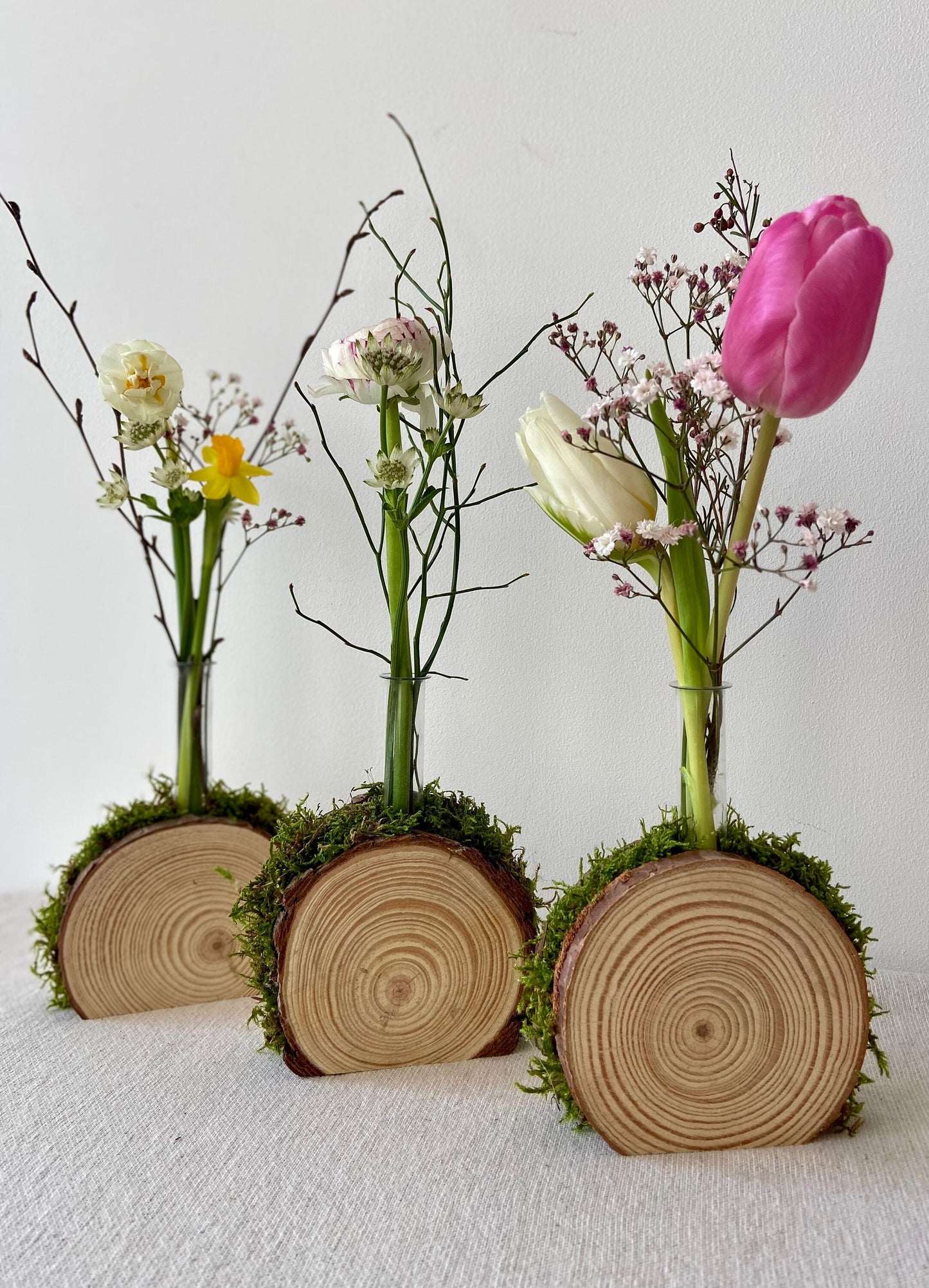 Blumenvase mit Holzscheiben | Vase | Holzscheibe | Frühling | Frühlingsdeko | Osterdeko | Ostern | Hase | Reagenzglas | Hochzeit | Tischdeko
