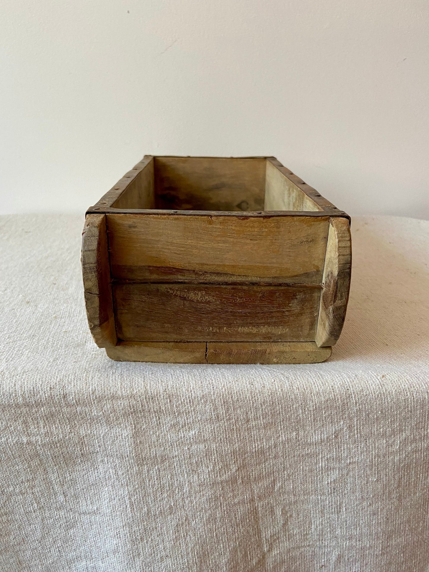 Holzkiste | Antik Look | Natur | Ziegelform | Pflanzkiste | Dekokiste | Backsteinform | Antique | Vintage Look | Metallbeschlag | Tischdeko