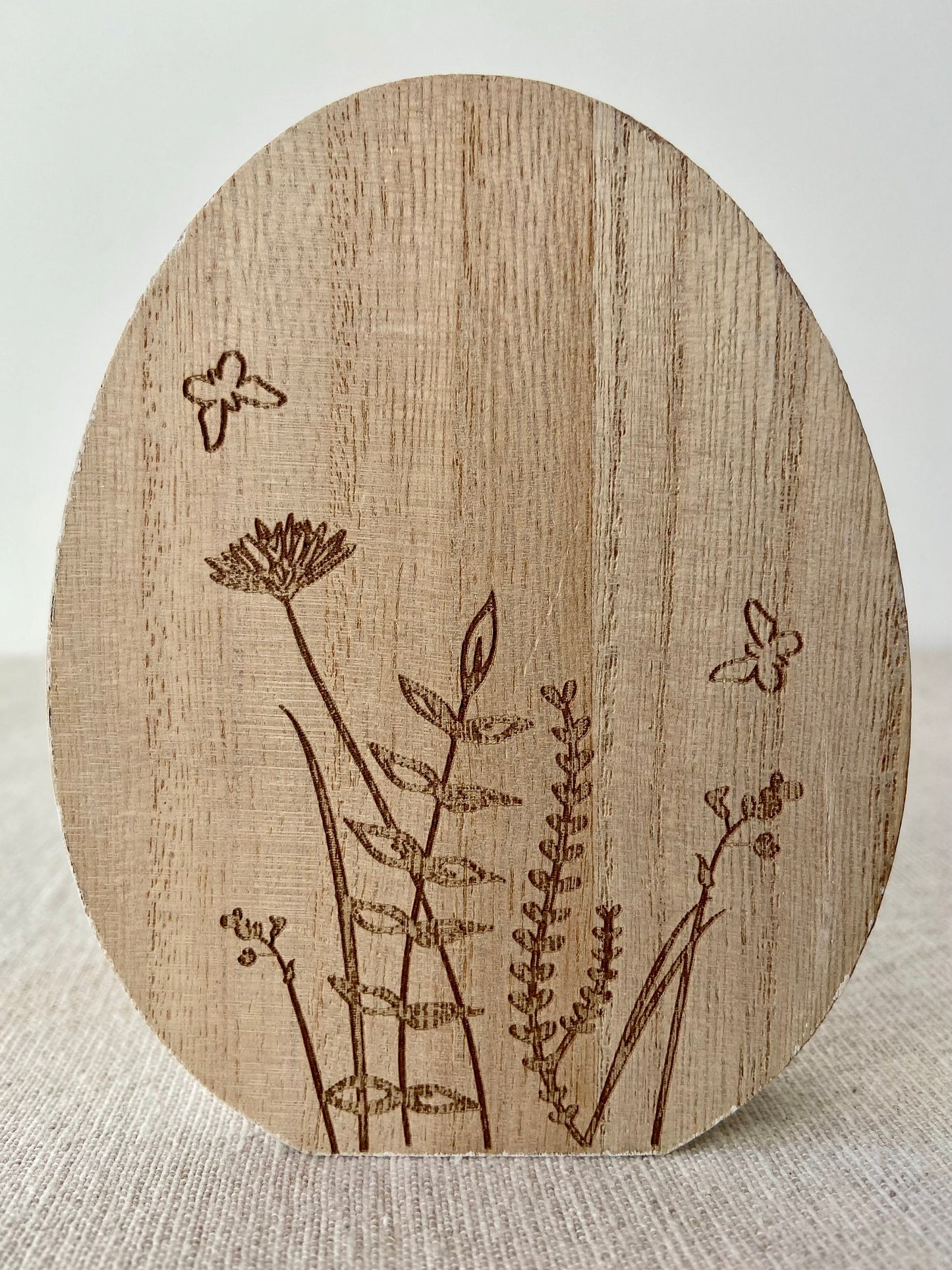 Holzei mit Blüten | weiß | Blumenwiese | Osterei | Holz | Frühling | Frühlingsdeko | Osterdeko | Ostern | Ei