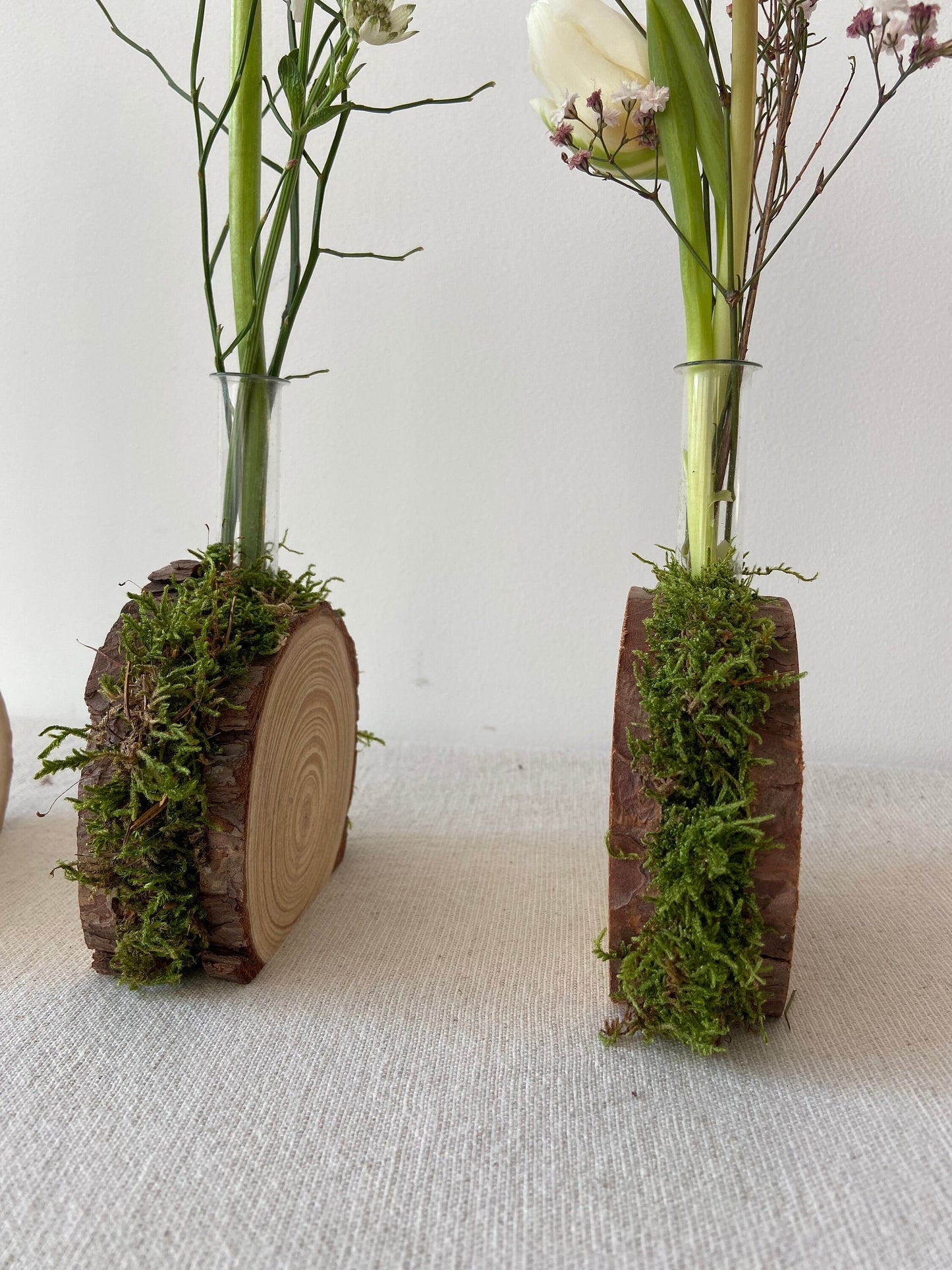 Blumenvase mit Holzscheiben | Vase | Holzscheibe | Frühling | Frühlingsdeko | Osterdeko | Ostern | Hase | Reagenzglas | Hochzeit | Tischdeko
