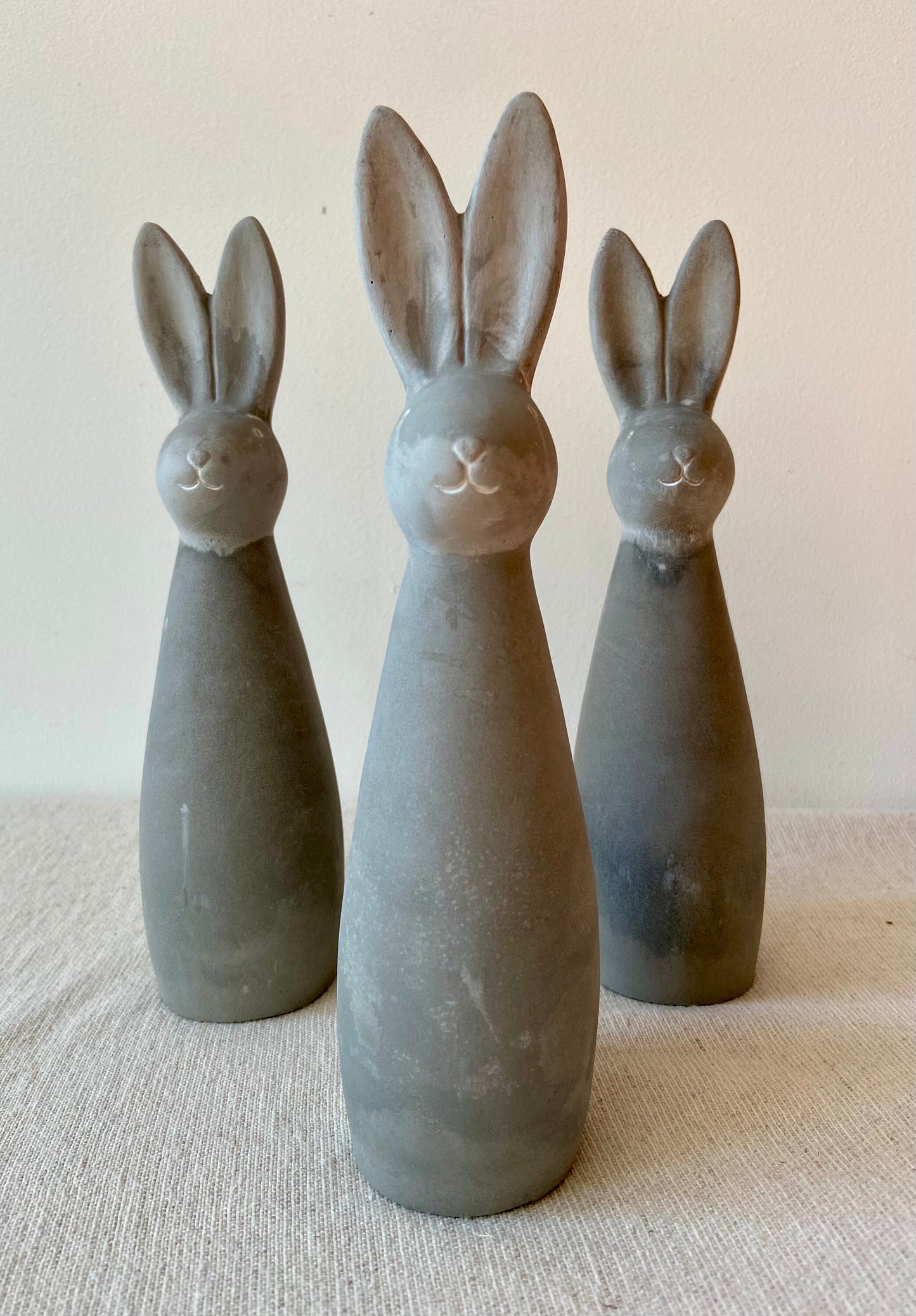 Betonhase | Osterhase | Ostern | Ostertisch | Osterdeko | Deko | Einladung | Tischdeko | Keramikhase | schlanker Hase | Frühling