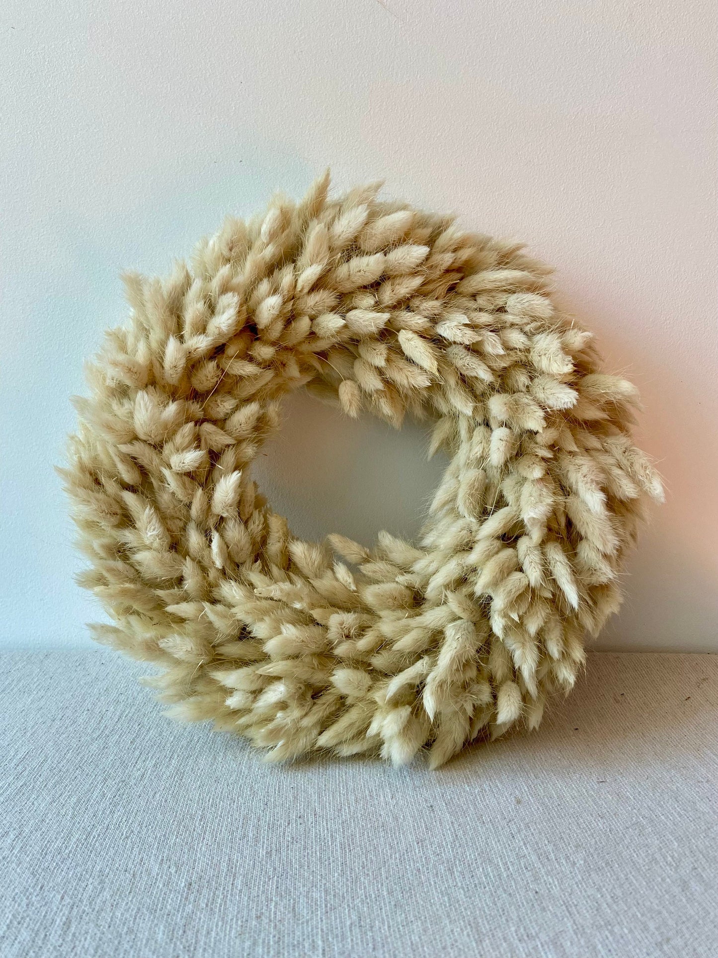 Kranz aus Samtgras | creme | Trockenblumen | HomeDeco | Blumenkranz | Laguruskranz | Deko | Boho-Style | Skandinavisch | Hasenschwänzchen
