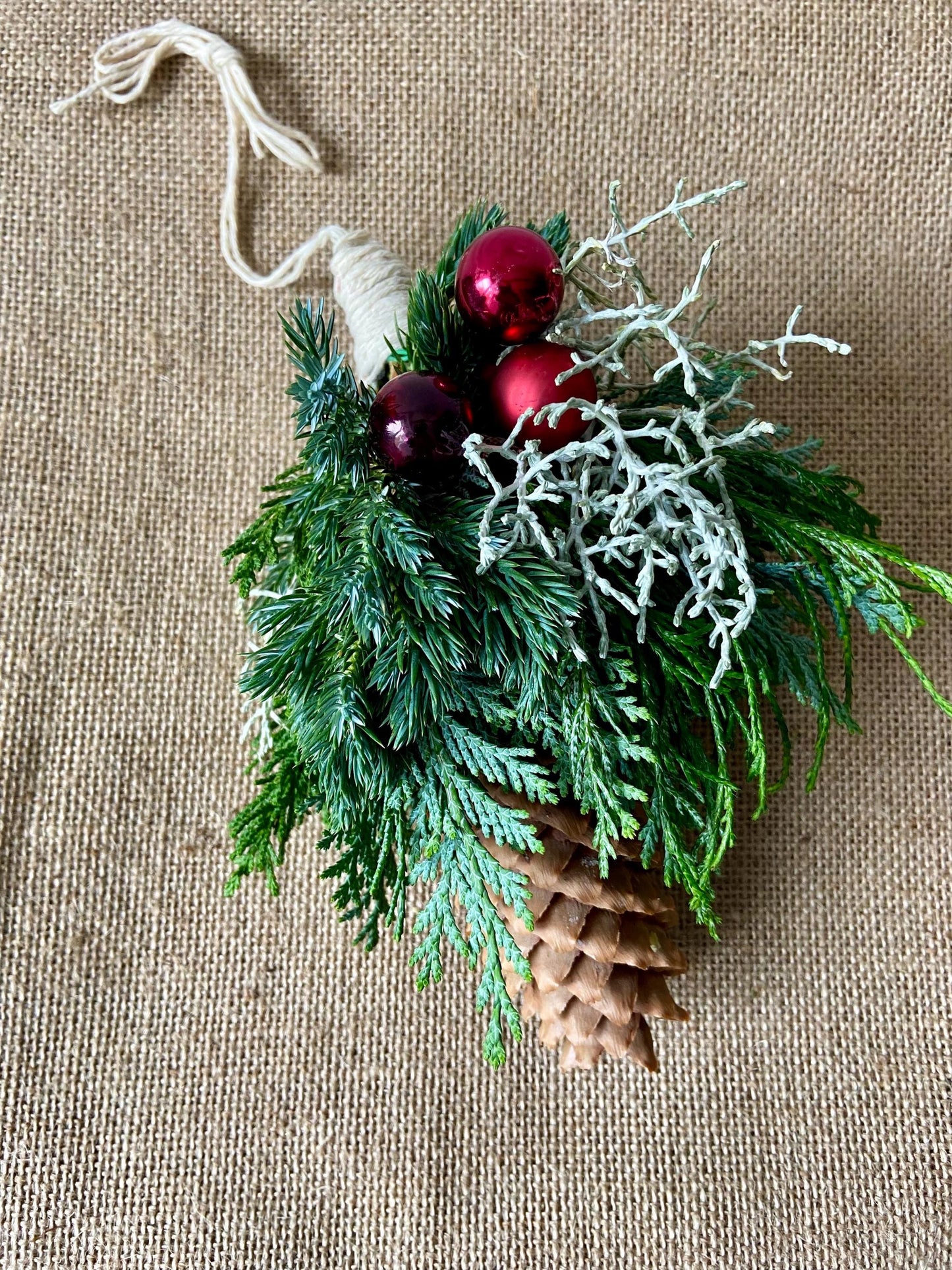 Weihnachtszapfen | Baumanhänger | Weihnachten | Herbst | Advent | Baumschmuck | Christbaum | Fensterdeko | Kugeln | fisches Grün