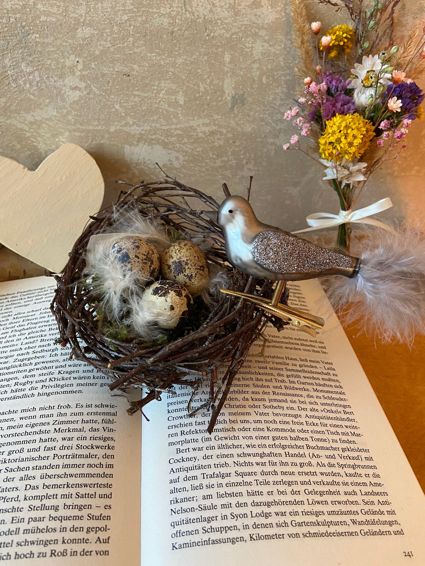 Nest | Frühling | Ostern | Wachteleier | Federn | Birkenzweige