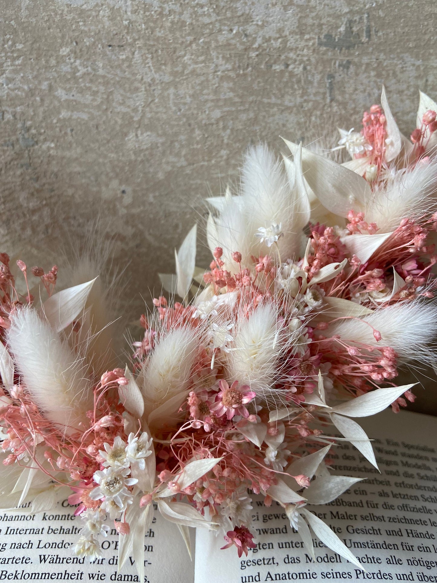Herz | Trockenblumen | Schleifenband | rosa | weiß | gold | kleines Herz | getrocknete Blüten Gräser | kleine Geschenke | von Herzen