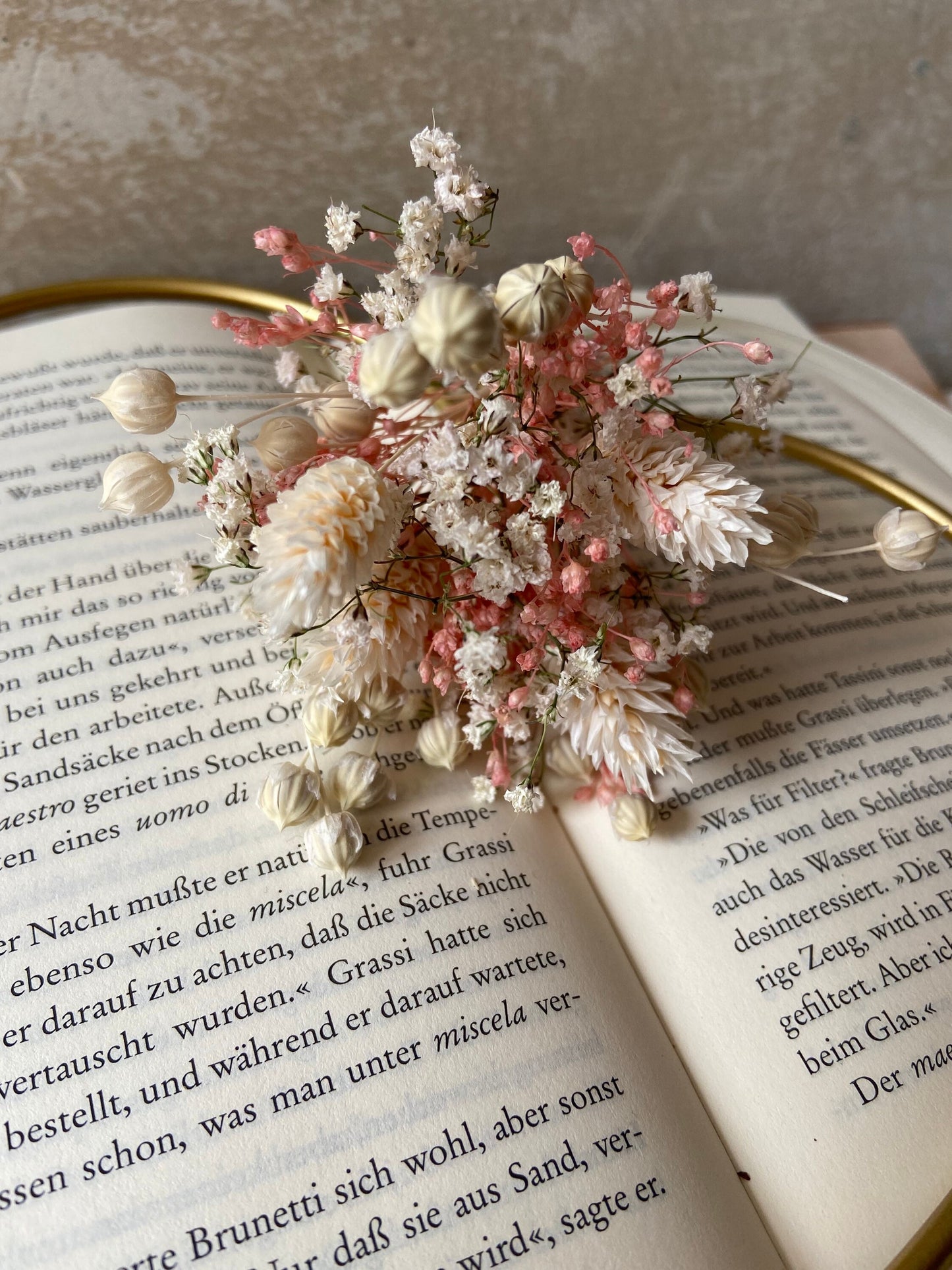 Herz | Trockenblumen Strauß | Schleifenband | rosa | weiß | gold | kleines Herz | getrocknete Blüten Gräser | kleine Geschenke | von Herzen
