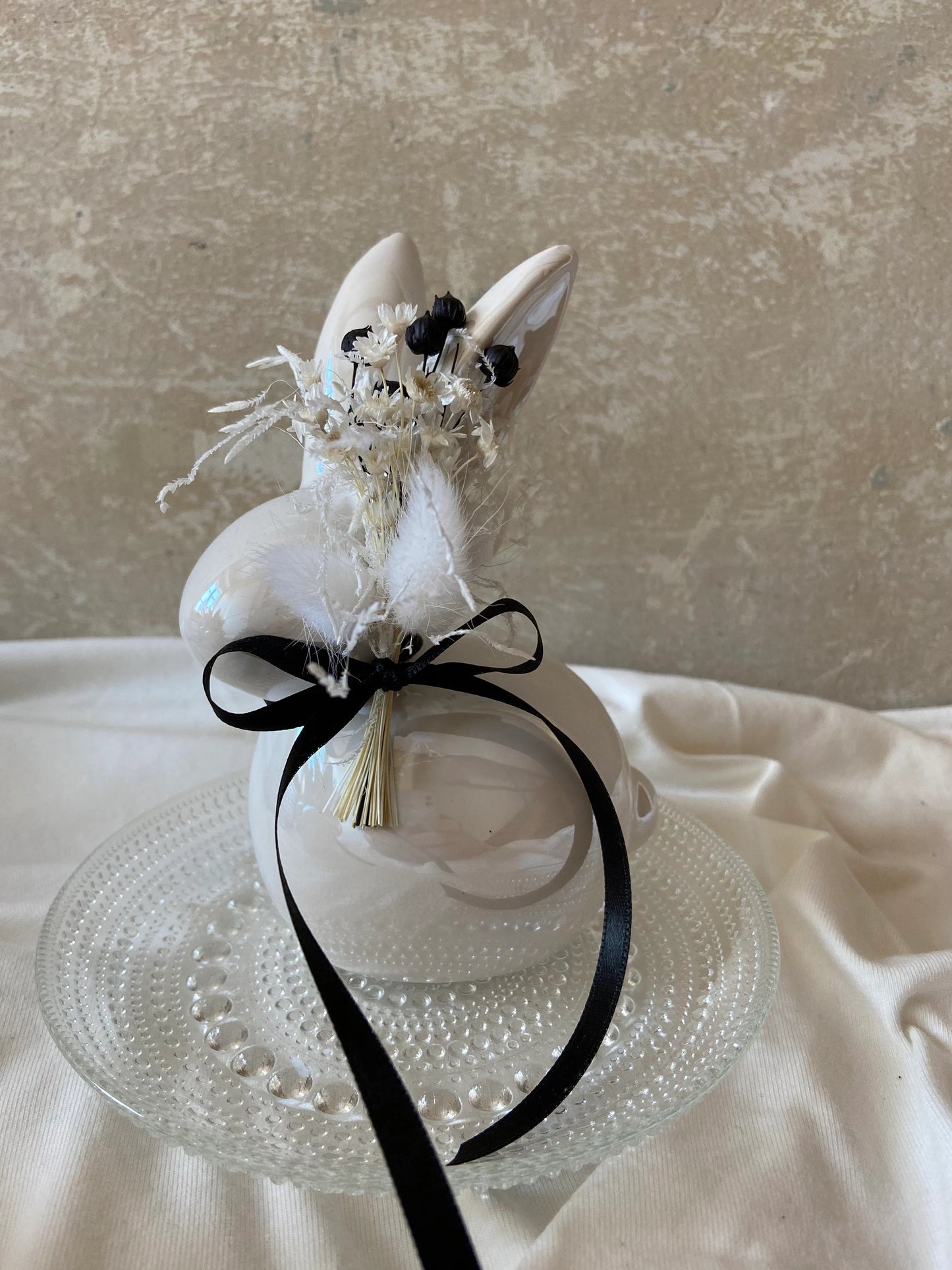 Hase | Osterhase | Keramikhase | getrocknete Blüten | Ostern | Ostertisch | Osterdeko |Trockenblumen | Deko | Tischdeko