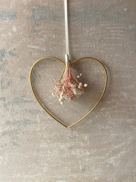 Herz | Trockenblumen Strauß | Schleifenband | rosa | weiß | gold | kleines Herz | getrocknete Blüten Gräser | kleine Geschenke | von Herzen