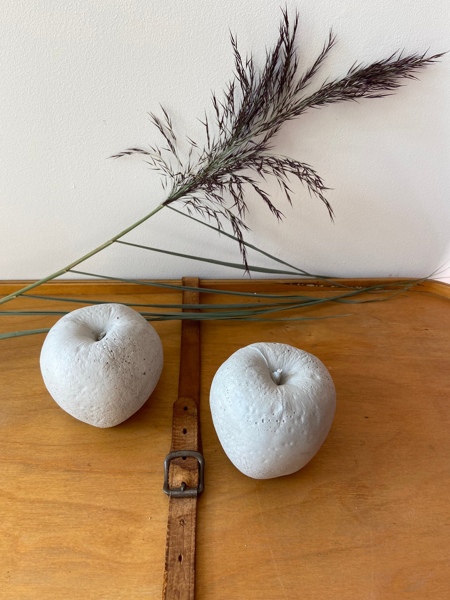 Apfel aus Beton | Betonapfel | Tischdekoration | Herbstdeko | Apfel | Beton | grau