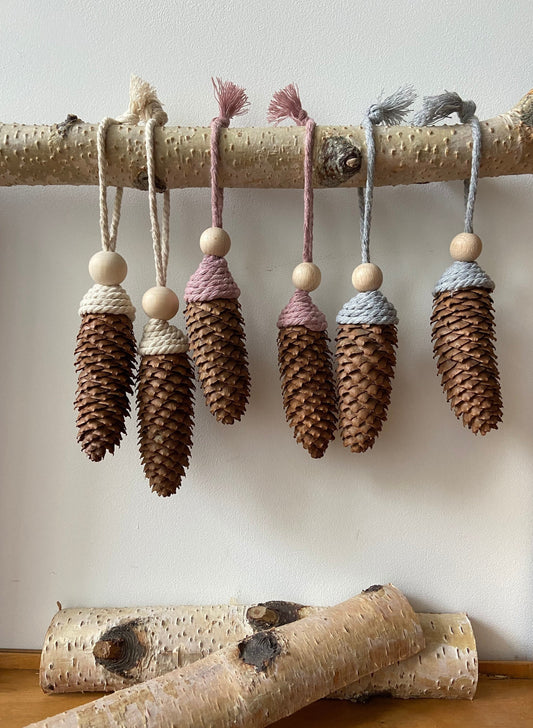 Zapfen der Fichte | Baumanhänger | natürlich dekorieren | Weihnachten | Herbst | Advent | Baumschmuck | Christbaum | Fensterdeko