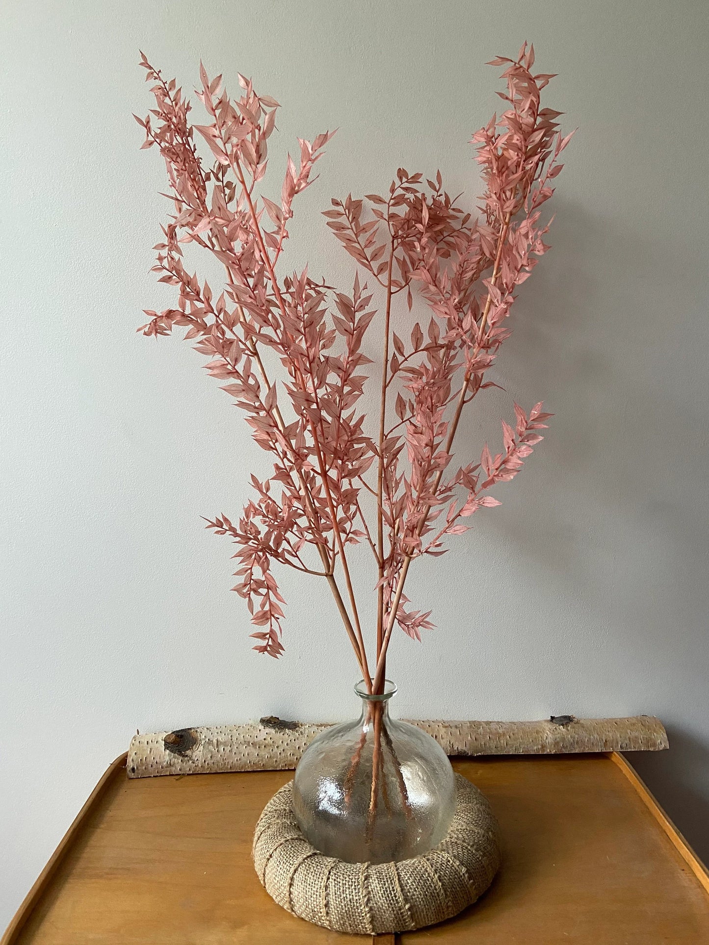Ruskus | stechender Mäusedorn | Dornmyrte | rosa | pastell | Trockenblume | Zweige für die Vase | Home Decor | Blumendeko