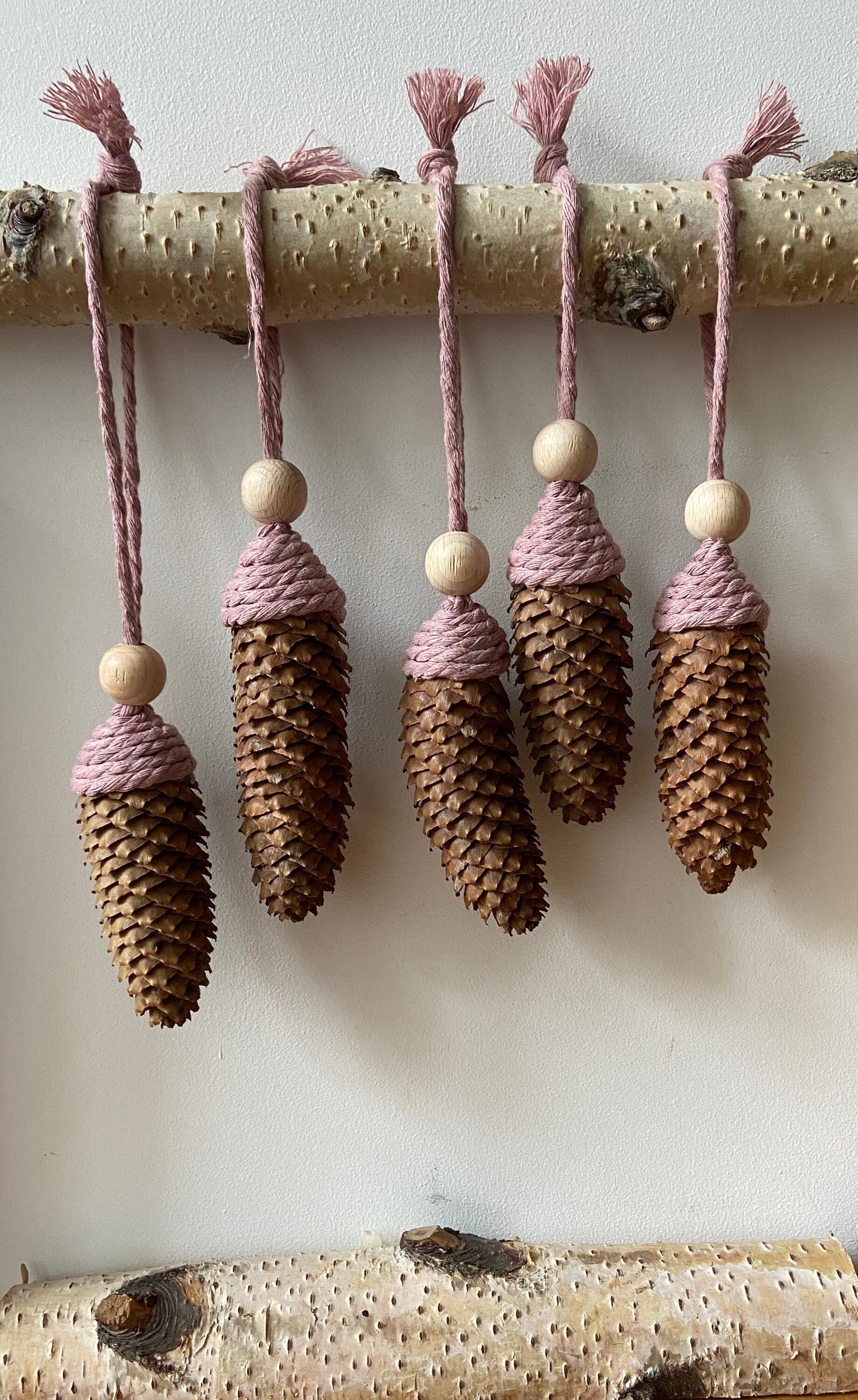 Zapfen der Fichte | Baumanhänger | natürlich dekorieren | Weihnachten | Herbst | Advent | Baumschmuck | Christbaum | Fensterdeko