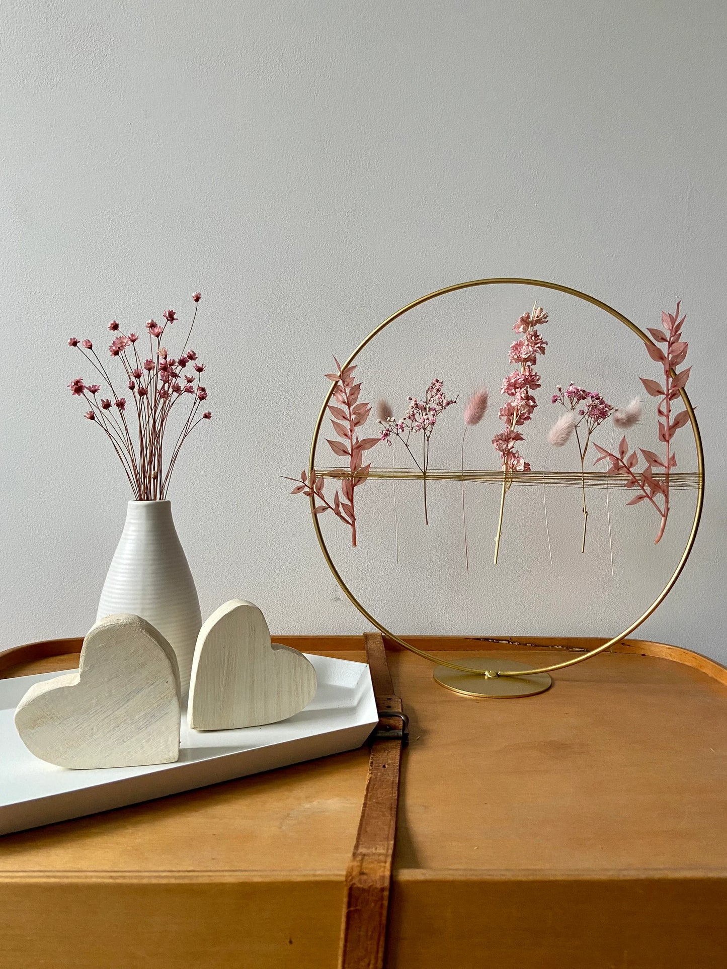 Trockenblumen | Loop | Gold | Wohndeko | schönes für Zuhause | Geschenkeidee | Stehender Kranz | Rosé