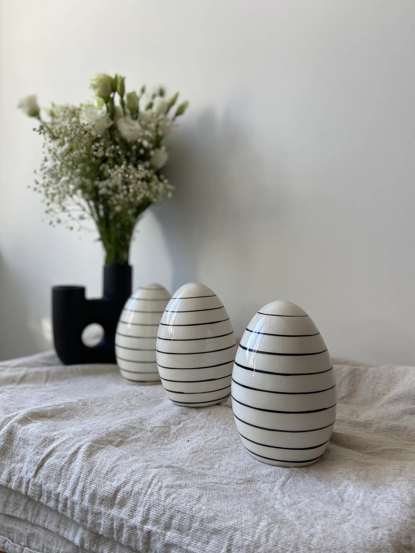 Osterei Schwarz weiß gestreift| Ei | Keramikei | Ostern | Ostertisch | Osterdeko | Deko | Tischdeko