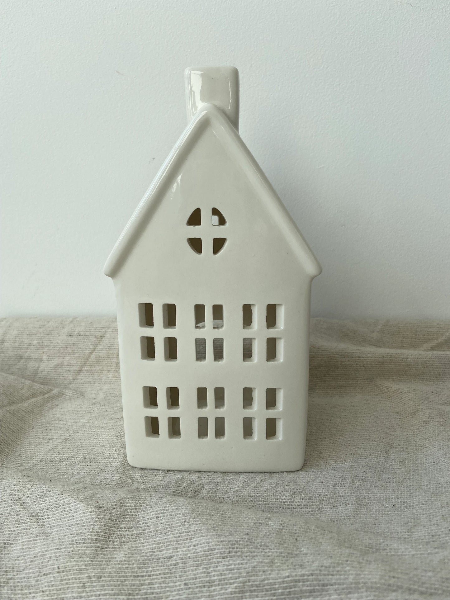 Lichthaus | Häuschen | Weiß | Porzellan | Osterdeko | Deko | Tischdeko | Weihnachten | Wohndeko | Kerzenhaus | Leuchthaus | Advent | Winter