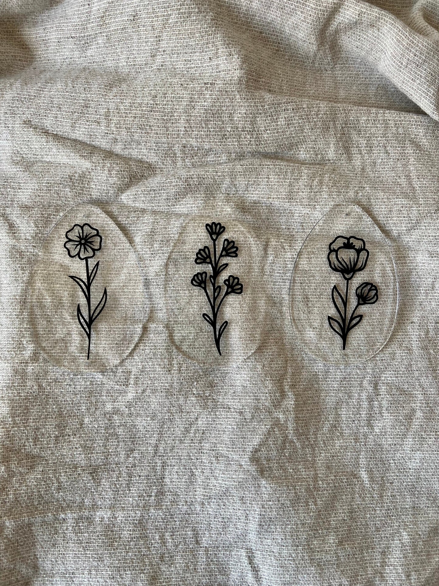 Anhänger | Blüten-Eier | Osterei mit Blüten | Osterdeko | Frühling | Acryl | Osterstrauch | Frühlingsboten | zart | plotten | schwarz