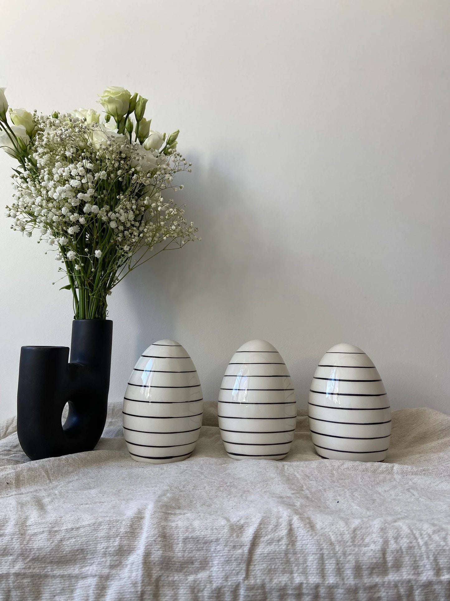 Osterei Schwarz weiß gestreift| Ei | Keramikei | Ostern | Ostertisch | Osterdeko | Deko | Tischdeko