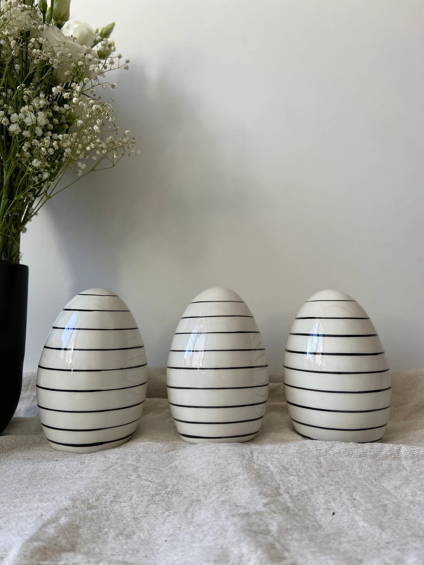 Osterei Schwarz weiß gestreift| Ei | Keramikei | Ostern | Ostertisch | Osterdeko | Deko | Tischdeko