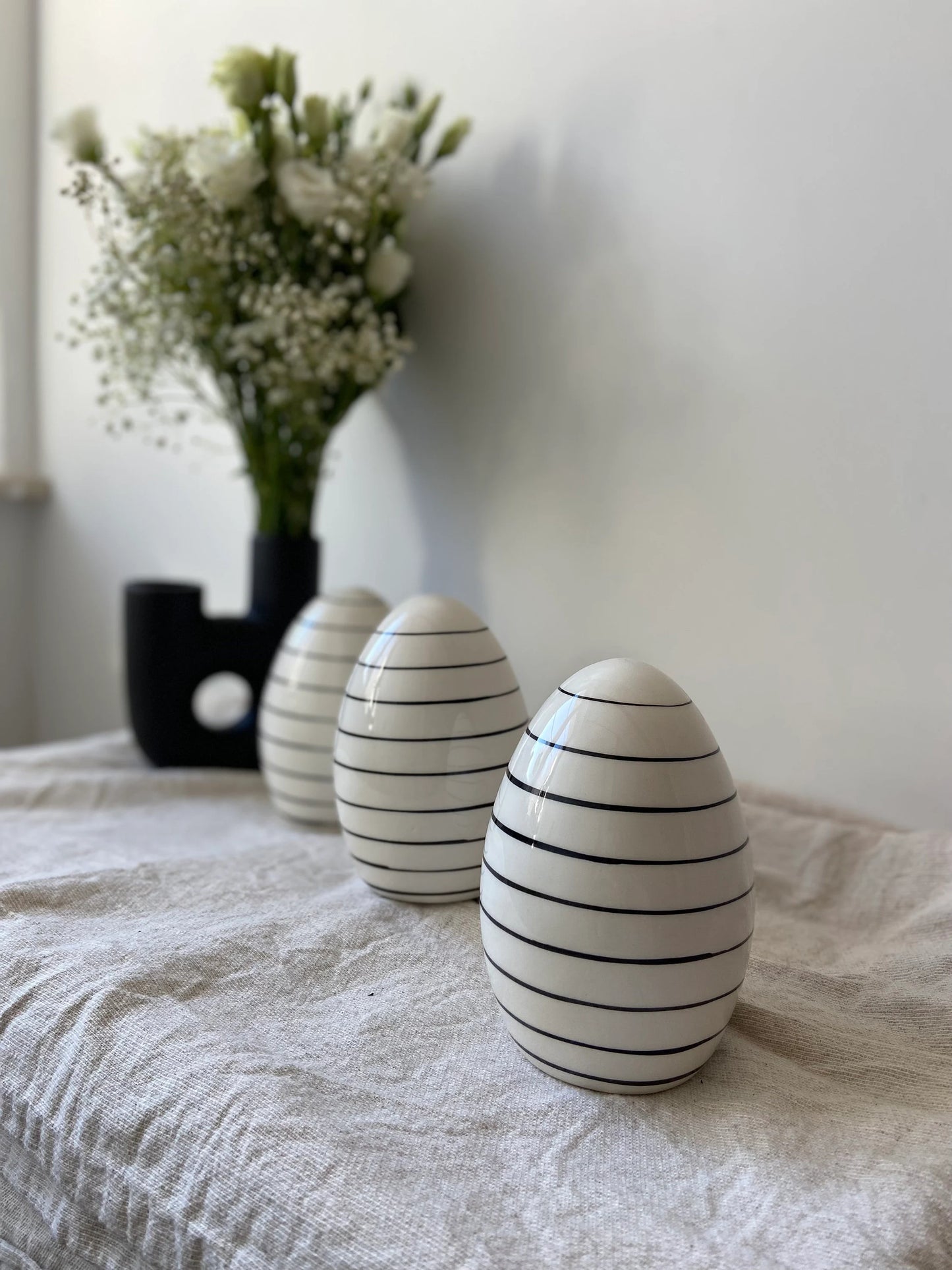 Osterei Schwarz weiß gestreift| Ei | Keramikei | Ostern | Ostertisch | Osterdeko | Deko | Tischdeko