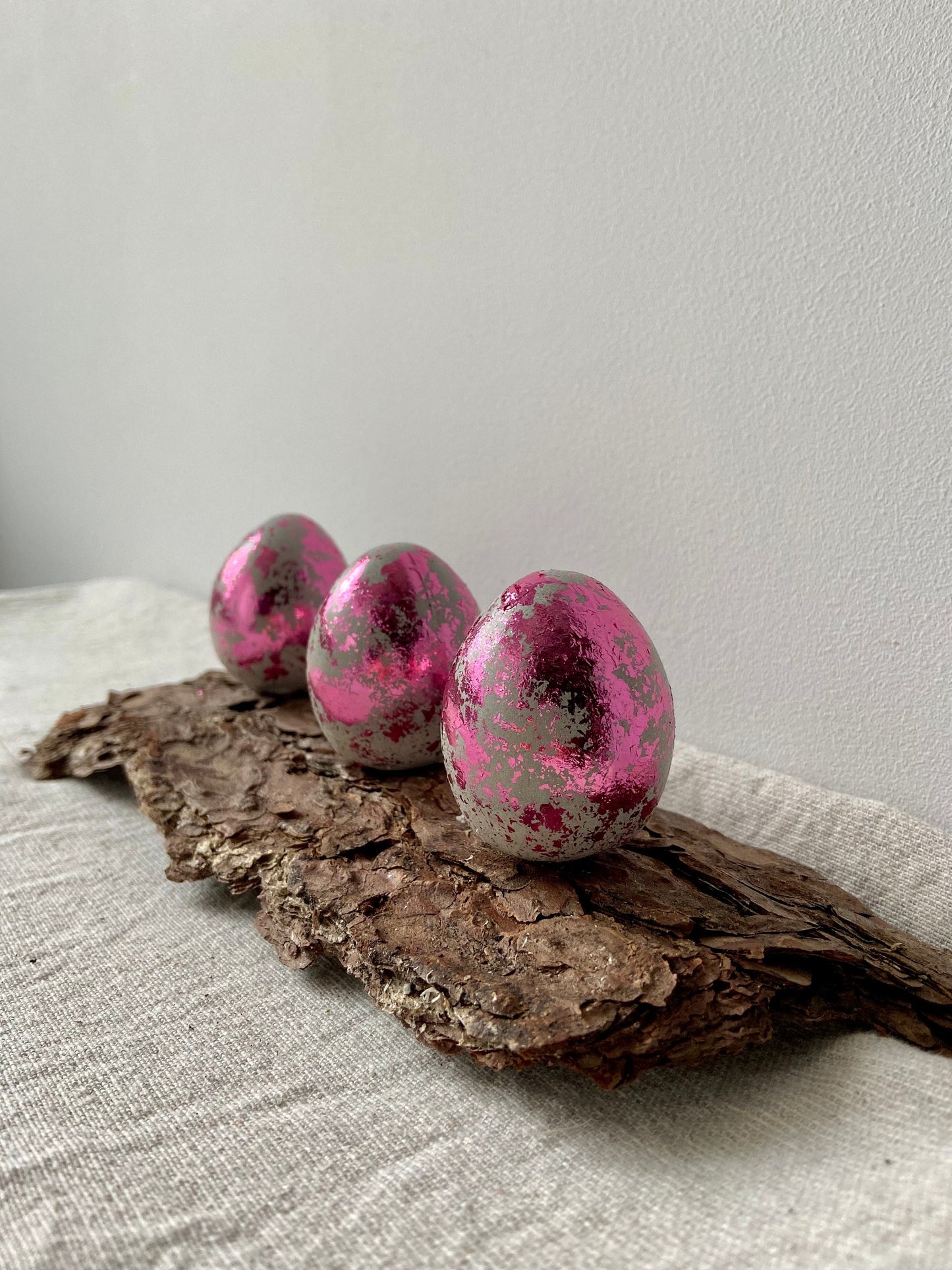 Betonei mit pinkem Blattgold | Osterei | Goldei | Ostern | Ostertisch | Osterdeko | Deko | Einladung | Tischdeko | Frühling| Beton | Ei