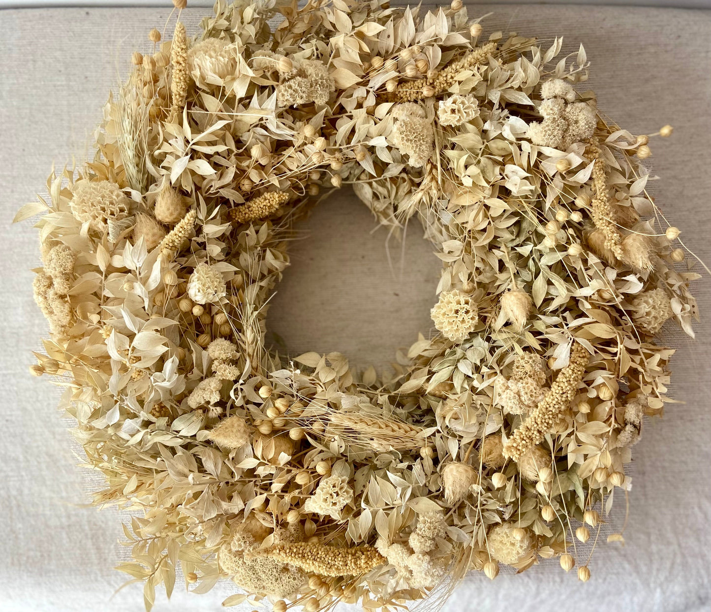 Kranz aus Trockenblumen | Creme | Beige | Trockenblumen | Home Decor | Blumenkranz | Ruskuskranz | Deko | Boho-Style | Skandinavisch