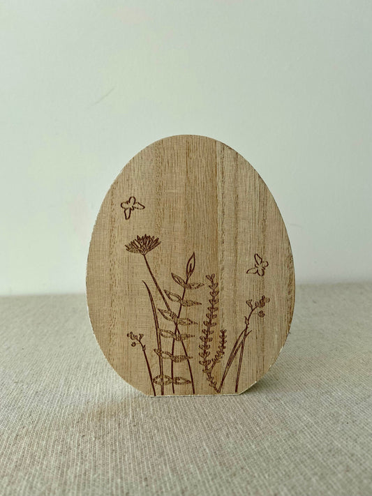 Holzei mit Blüten | weiß | Blumenwiese | Osterei | Holz | Frühling | Frühlingsdeko | Osterdeko | Ostern | Ei