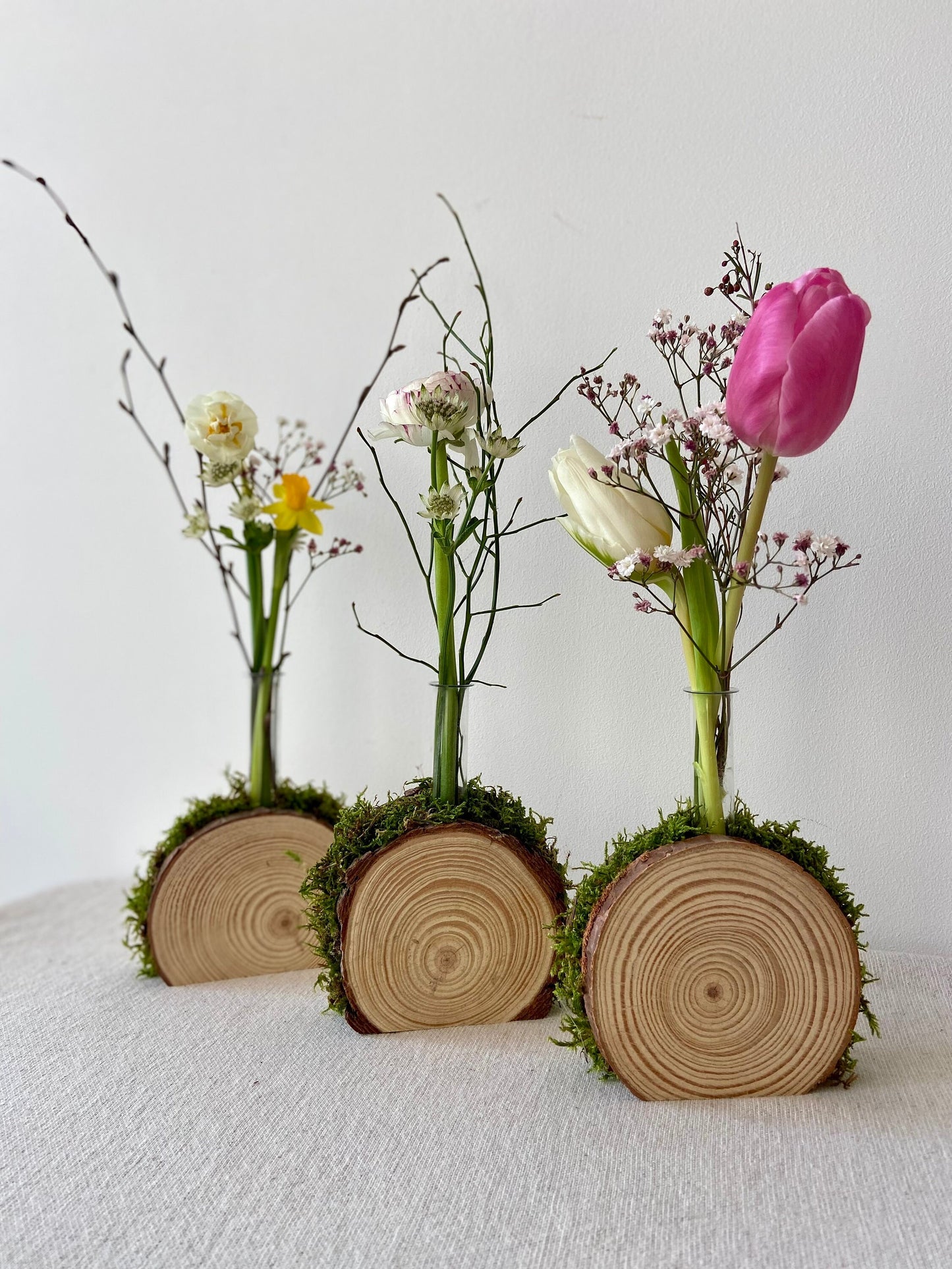 Blumenvase mit Holzscheiben | Vase | Holzscheibe | Frühling | Frühlingsdeko | Osterdeko | Ostern | Hase | Reagenzglas | Hochzeit | Tischdeko