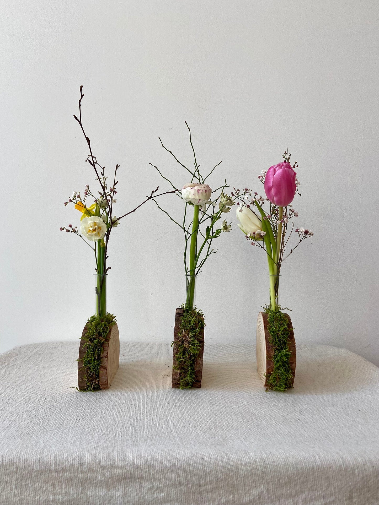 Blumenvase mit Holzscheiben | Vase | Holzscheibe | Frühling | Frühlingsdeko | Osterdeko | Ostern | Hase | Reagenzglas | Hochzeit | Tischdeko