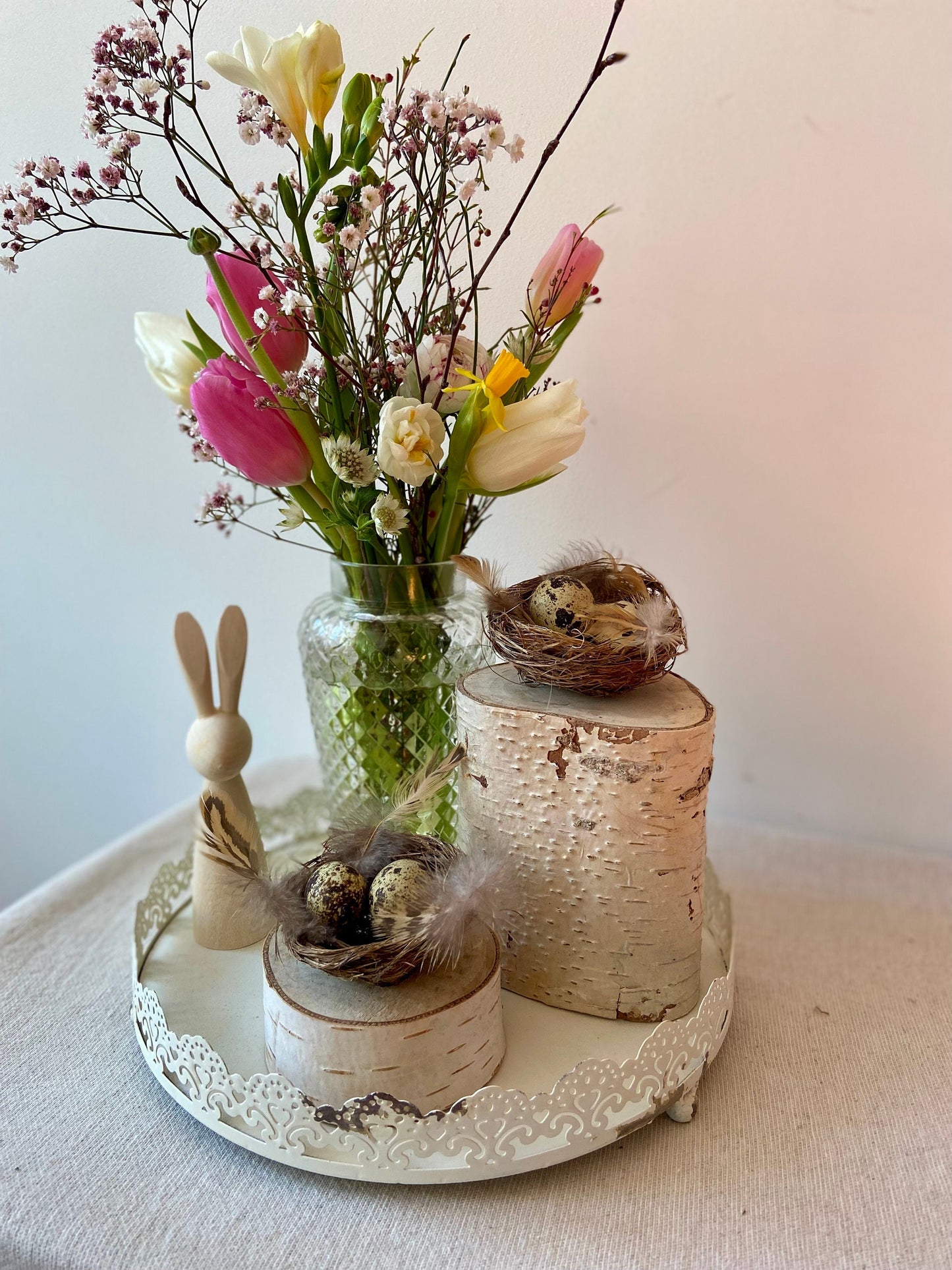 Nestchen mit Wachteleiern & Federn | Ostern | Frühling | Dekoration | Osterdeko | natürliche Deko | Skandinavisch | schlicht