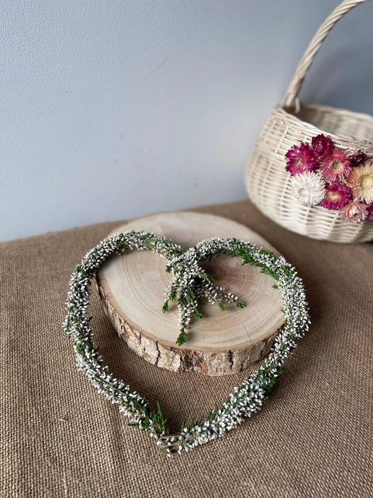 Herz aus Heide weiß | Türschmuck | Fensterschmuck | Heideherz | Advent | Weihnachten | Deko | Naturdeko | Herz | Erika | weiß | Herbst