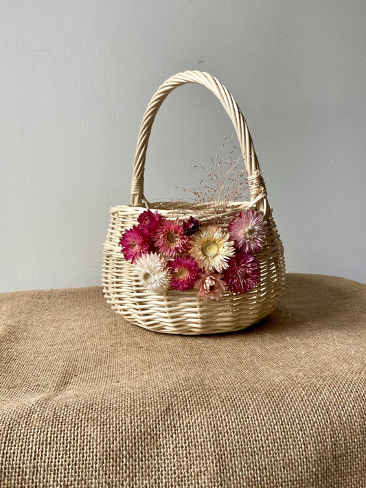 Korb weiß mit Blüten | Weidenkörbchen | Dekokorb | Weidenkorb | Suchkörbchen | Blütenkorb Hochzeiten | Blumenmädchen